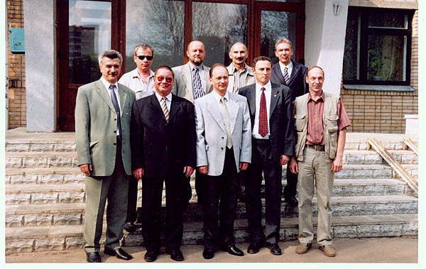 (8.05, 2-ая группа).
Слева на право, 1-ый ряд: Утин В.Ю., Смирнов В.В., Ненашев С.А., Осокин В.М., Коник А.П.; 2-ой ряд: Коновалов А.М., Лахтадырь А.И., Крупнов А.Ф., Жилинский С.С.