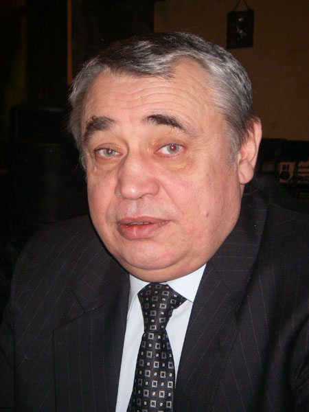 14.	Александру Андреевичу Мадию чуть менее недели тому назад стукнуло 55. Наши поздравления!