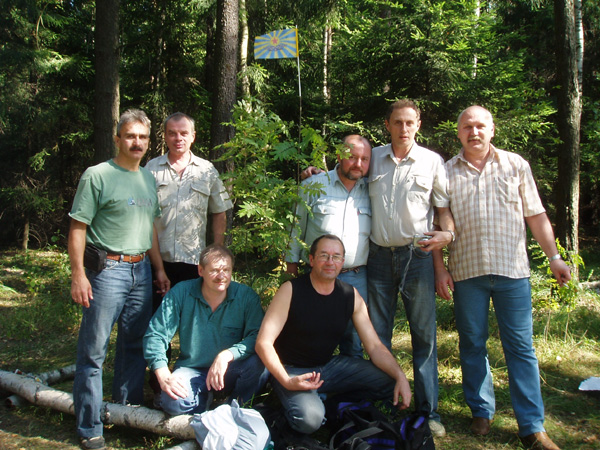 Слева направо. Стоят: Пушкарь О.Д., Коновалов А.М., Лахтадырь А.И., Осокин В.М, Ермаковец А.В. Сидят: Сергацков А.В. и Бочарников И.Л.