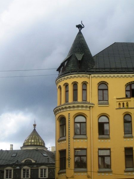 7.Melnais kakis (Черный кот). 