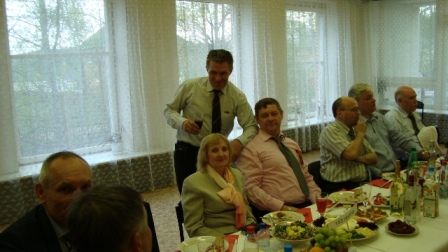 153 за столом