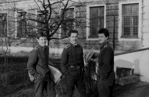 Ю.Залесский  изъял ремни у В.Мнекина и А.Задорожного 03.82г.