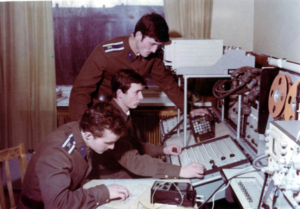 Кафедра 26, курсанты выпуска АО 1982 г. С. Кучеренко, В. Ерёмин и (...)