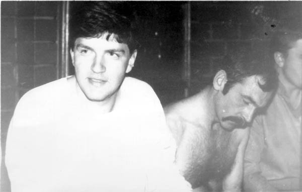 встреча выпускников АО вып. 1987 г. в бане РВВАИУ (лето 1992 г) Д.
Шканакин и П. Александров (был наш курсовой офицер)