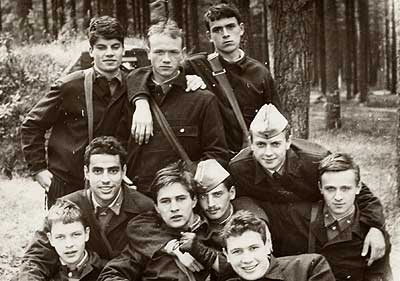  «Скулты» 1987 год.
Вехний ряд: Дуденко, Боронин, Еманов, 
внизу: Шипулин, Гольдварг, Стародумов, Кришталь, Швецов, Петрыко, Бородулин