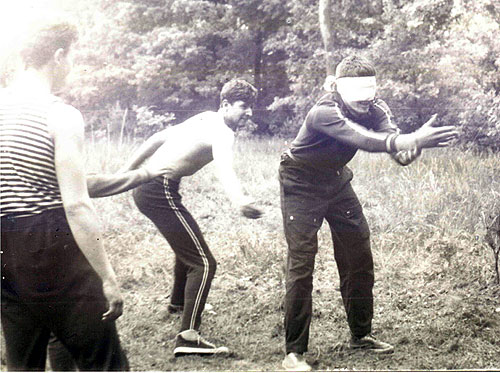 На природе. Справа Безганс