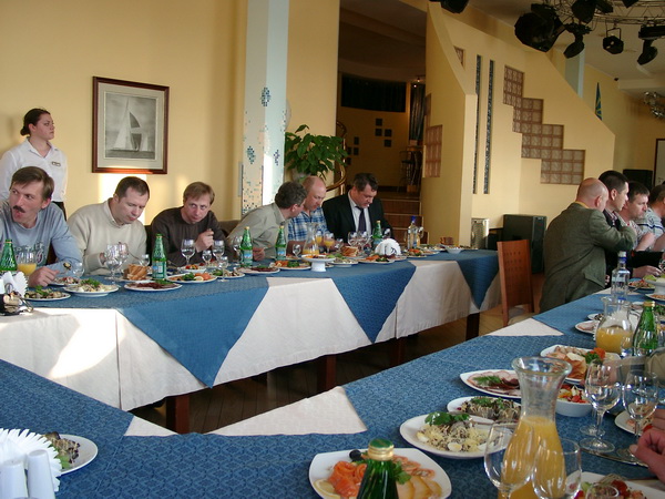 И был там стол