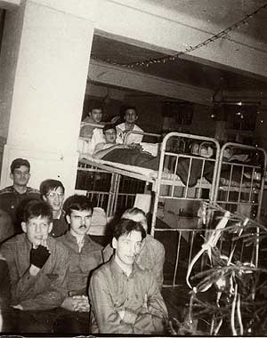 Скоро Новый 1986 год (просмотр телевизора в казарме)