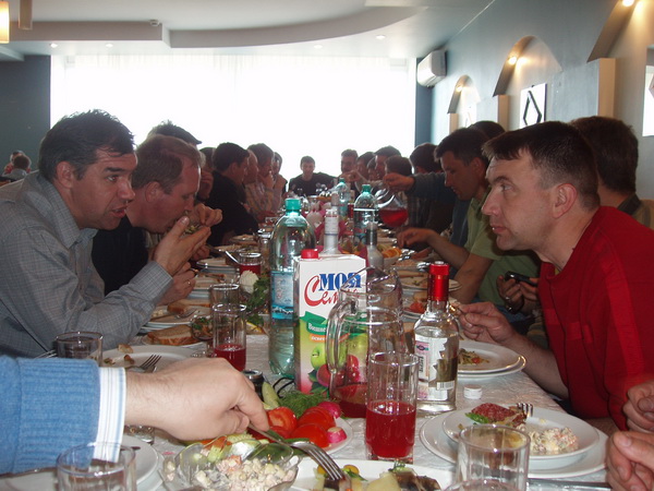 им есть о чем послушать…