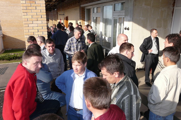 в офицерском собрании перерыв