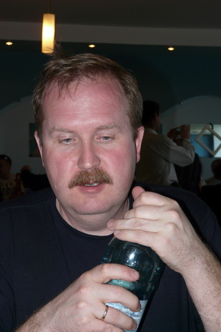 она же должна открываться (((