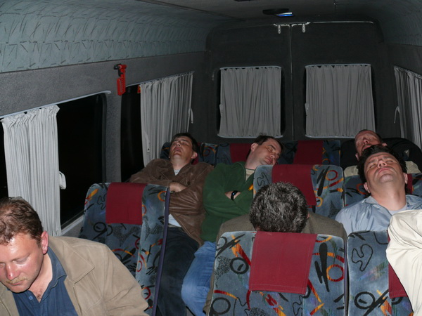 ну вот, поели, попили - теперь можно и поспать…