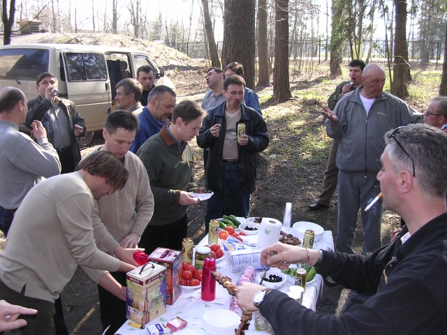 Утро 2 мая, первая порция шашлыка уже ждёт…