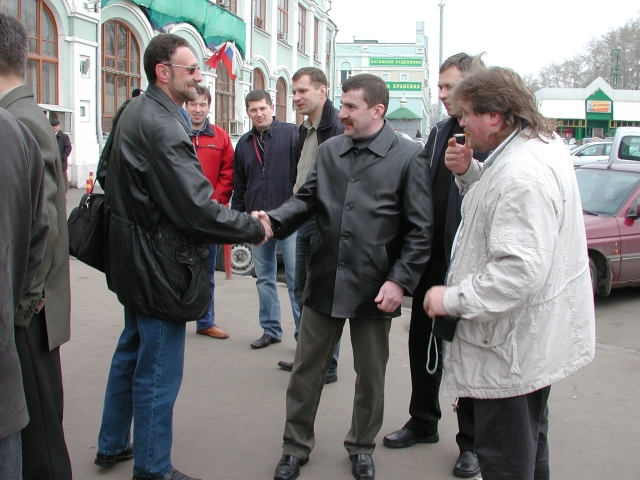 Нас всё больше…