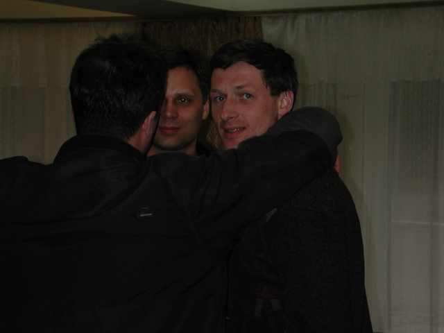 – дайте хоть поговорить…