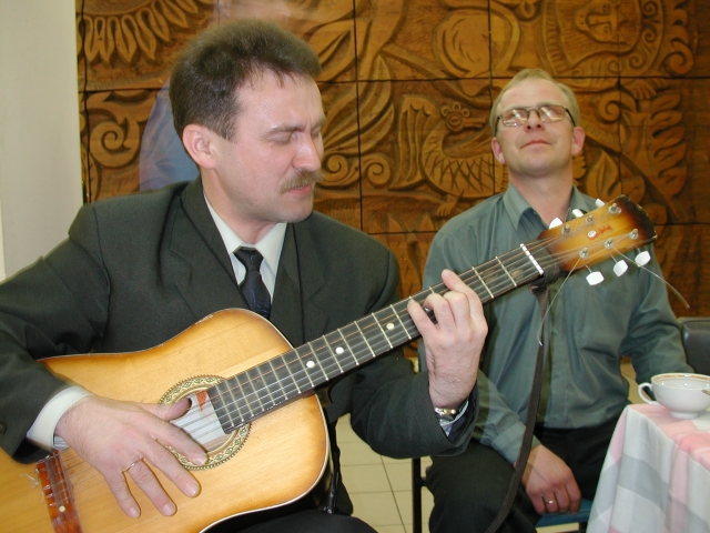 Вот и гитара…