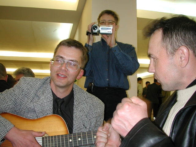 Сейчас спою…