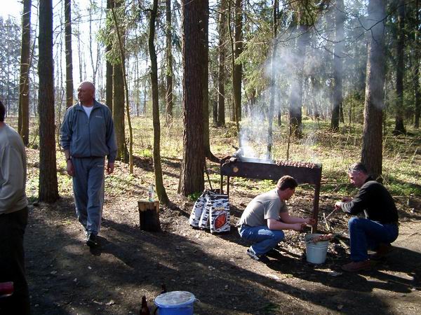 2 Мая, утро и нач.курса «папа Тураев» уже бодро контролирует процесс начала второго дня.