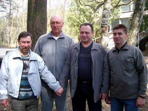 2 Мая. Приемственность поколений – офицеры молодые и не очень.