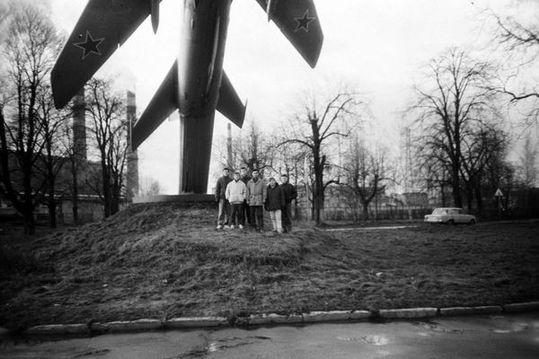 Самолет тогда еще стоял на месте.