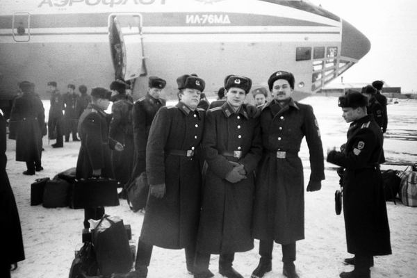 Они еще не знают, что их здесь ждет и сколько градусов за бортом.