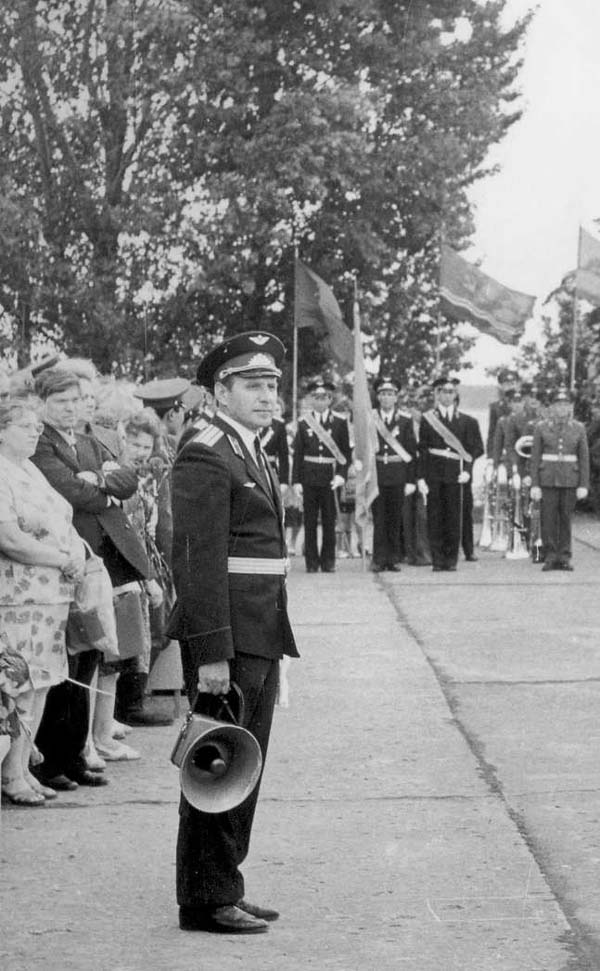 Лищинский Б.И. на плацу – нет с нами