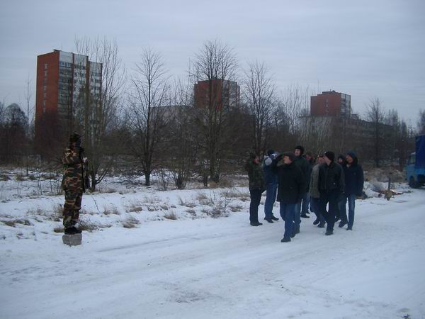 Торжественный марш со строевой песней и отдачей чести председателю офицерского собрания